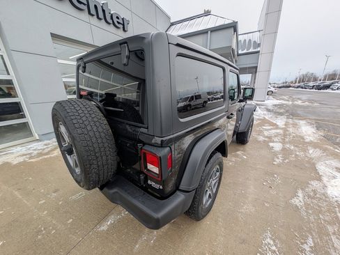 Used 2018 Jeep Wrangler Sport S image 5