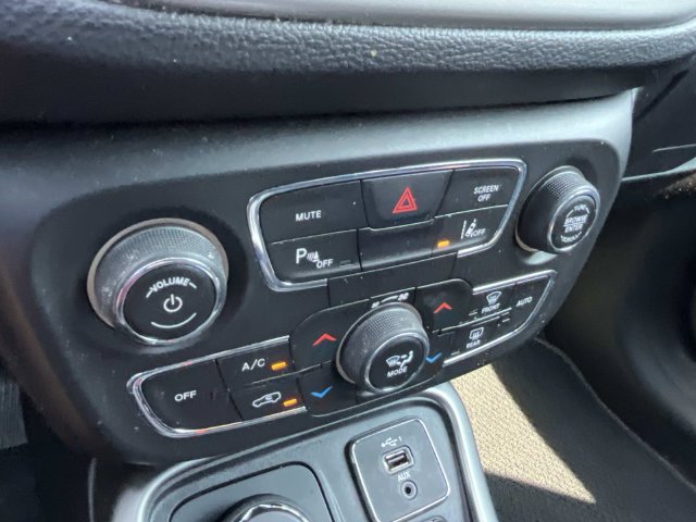 Used 2021 Jeep Compass Latitude w/ Sun and Sound Group AWD/4WD image 35