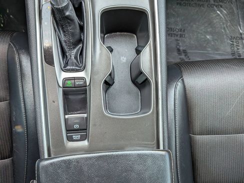 Used 2018 Honda Accord Sport image 27
