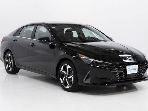 Used 2023 Hyundai Elantra Limited FWD image 7