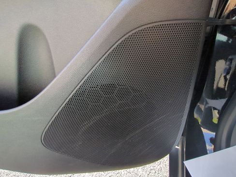 Used 2022 Chevrolet Bolt LT image 23