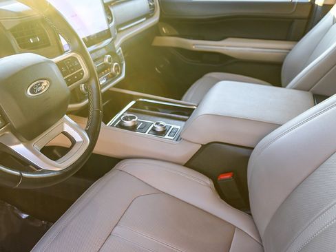 Used 2024 Ford Expedition Max Limited image 18