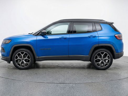 Used 2025 Jeep Compass Limited AWD/4WD image 5