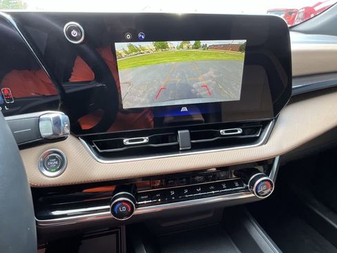 Used 2025 Chevrolet Equinox ACTIV image 33