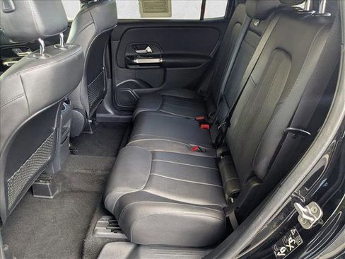 Used 2025 Mercedes-Benz GLB 250 image 17