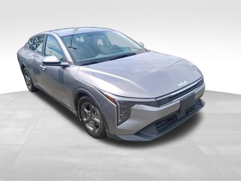 Certified 2025 Kia K4 FWD image 2