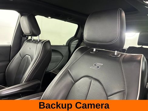 Used 2025 Chrysler Pacifica Limited FWD image 15