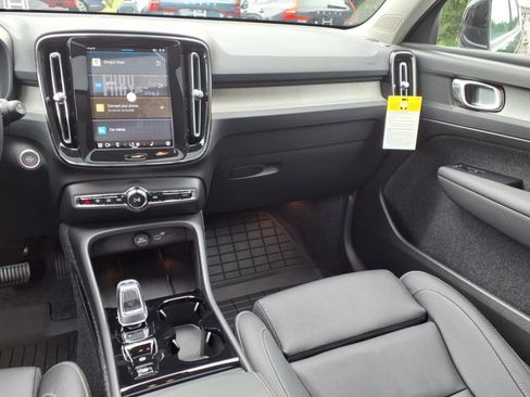 New 2025 Volvo XC40 B5 Plus w/ Protection Package Premier image 10