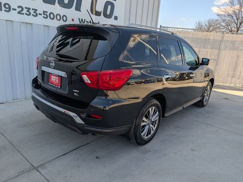 Used 2018 Nissan Pathfinder SL image 24