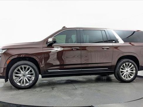 Used 2023 Cadillac Escalade ESV Premium Luxury w/ Performance Package AWD/4WD image 3