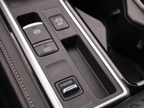 Certified 2025 Nissan Pathfinder SV w/ SV Premium Package FWD image 22