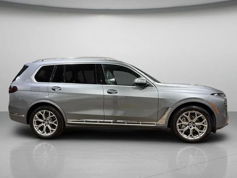 Used 2024 BMW X7 xDrive40i w/ Premium Package AWD/4WD image 2