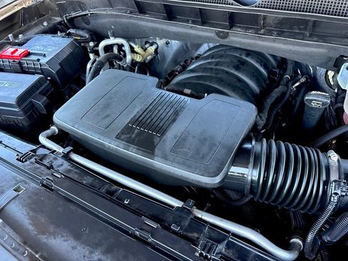 Used 2024 Chevrolet Suburban RST RWD image 30