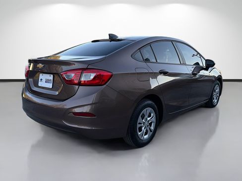 Used 2019 Chevrolet Cruze LS image 3