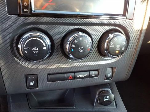 Used 2014 Dodge Challenger R/T RWD image 31
