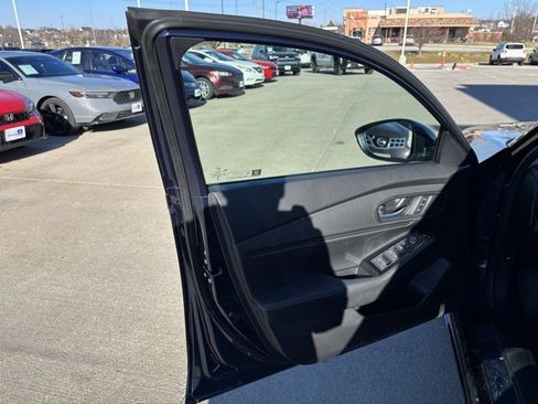 Used 2025 Honda Accord Touring image 10