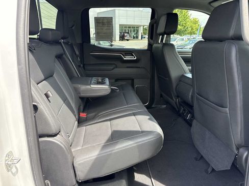 Used 2025 GMC Sierra 1500 SLT AWD/4WD image 26
