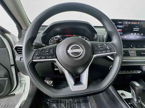 Used 2025 Nissan Altima 2.5 SV w/ SV Special Edition Package AWD/4WD image 10