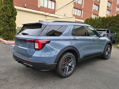 New 2026 Ford Explorer ST-Line w/ ST-Line Street Pack AWD/4WD image 5