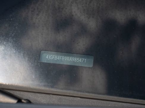 Used 2024 Mercedes-Benz GLE 350 4MATIC image 31