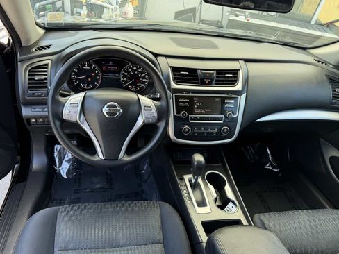 Used 2016 Nissan Altima 2.5 S w/ Power Driver Seat Package FWD image 9