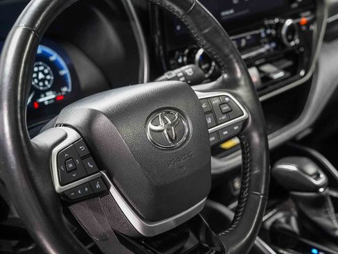 Used 2023 Toyota Highlander Limited AWD/4WD image 21