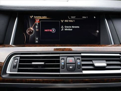 Used 2015 BMW 750Li xDrive AWD/4WD image 16