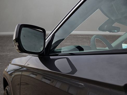 Used 2023 Jeep Grand Cherokee Limited image 41