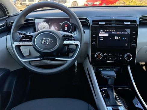 Certified 2024 Hyundai Tucson SE image 23