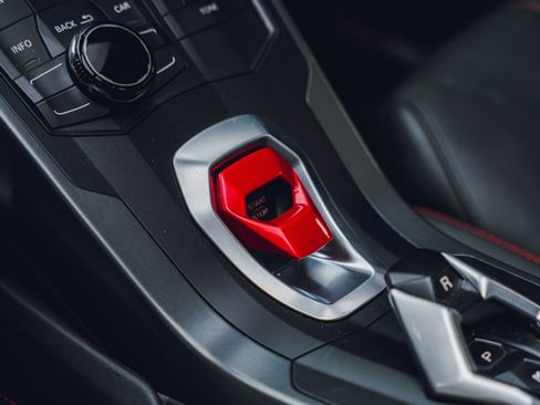Used 2017 Lamborghini Huracan LP 580-2 RWD image 41