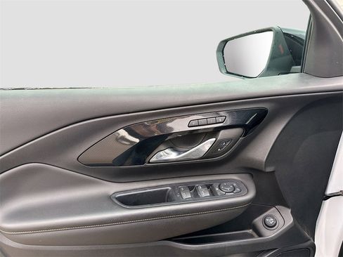 Used 2023 GMC Terrain AT4 w/ Infotainment Package II image 9