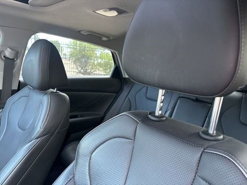 Used 2023 Hyundai Elantra Limited image 9