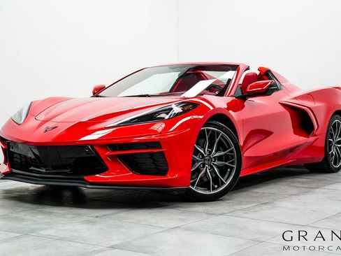 Used 2023 Chevrolet Corvette Stingray Premium Conv w/ Z51 Performance Package RWD image 2