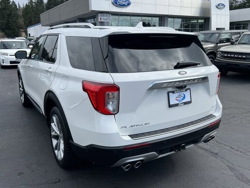 Certified 2022 Ford Explorer Platinum w/ Equipment Group 601A image 9