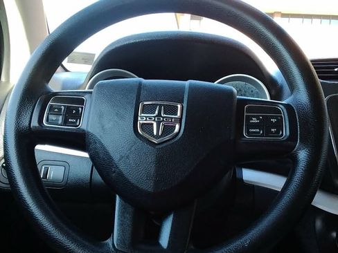 Used 2018 Dodge Journey SE FWD image 13