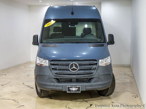 Used 2021 Mercedes-Benz Sprinter 2500 image 4