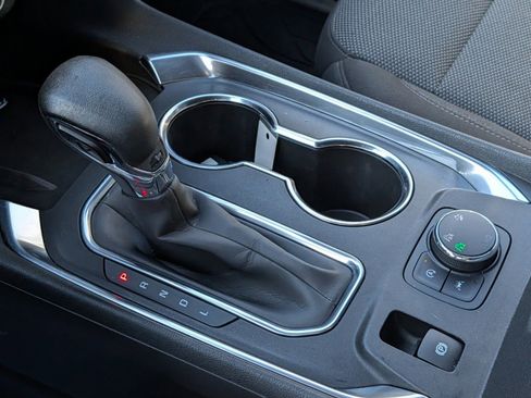 Used 2022 Chevrolet Traverse LT image 10