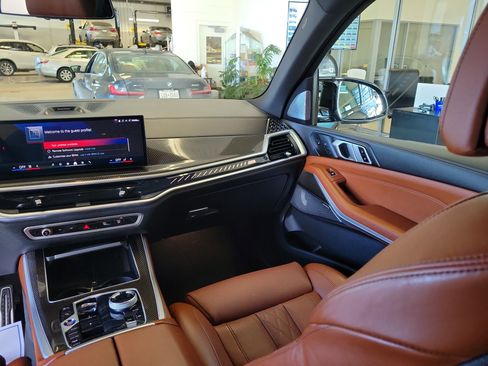 Used 2025 BMW X5 M60i image 19