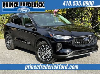 New 2025 Ford Escape SE image 1