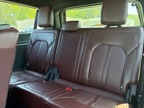Used 2024 Ford Expedition Max Limited AWD/4WD image 37