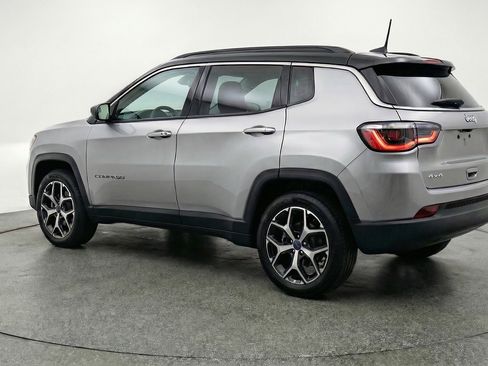 Used 2025 Jeep Compass Limited AWD/4WD image 6