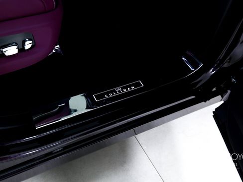 Certified 2025 Rolls-Royce Cullinan Black Badge AWD/4WD image 29
