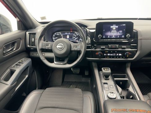 Used 2025 Nissan Pathfinder Rock Creek image 4