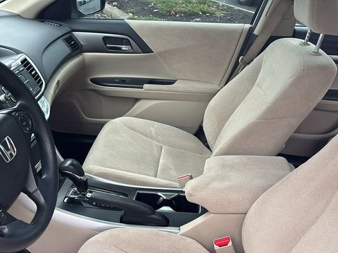 Used 2013 Honda Accord LX image 24