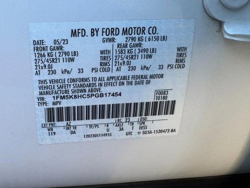 Used 2023 Ford Explorer Platinum w/ Technology Package image 30