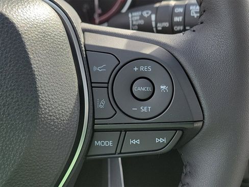 Used 2025 Toyota RAV4 XLE image 24