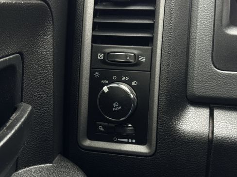 Used 2018 RAM 1500 Express w/ Black Ram 1500 Express Group image 16