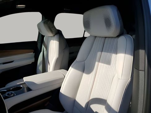 New 2026 Cadillac Vistiq Luxury w/ LPO, Floor Liner Package image 31