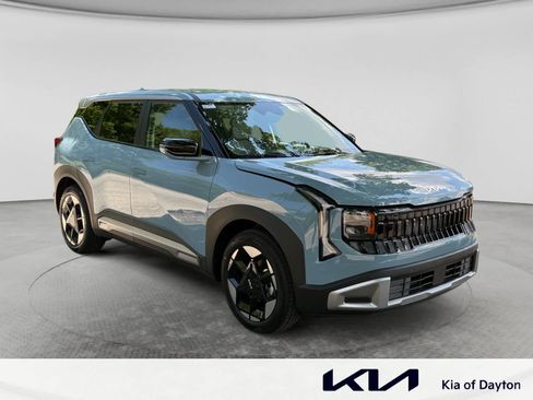 New 2027 Kia Seltos S FWD image 3