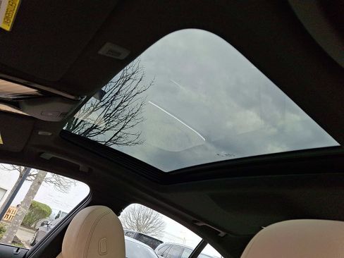 Used 2023 BMW 530i xDrive w/ Convenience Package image 15